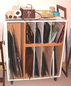 Stained Glass Storage, Craft Rooms Ideas, Glass Storage Cabinet, Craft Studio Organization, Stained Glass Cabinets, Glass Shelves In Bathroom, Work Shops, Glass Shelves Kitchen, Stained Glass Studio