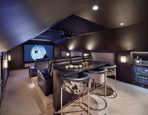 Home theatre Media Room Ideas Theatres, Theatre Room Ideas, Basement Home Theater, Home Theater Room Design, Theater Rooms, Theater Room Design, Game Place, Golf Simulator, Home Cinema Room