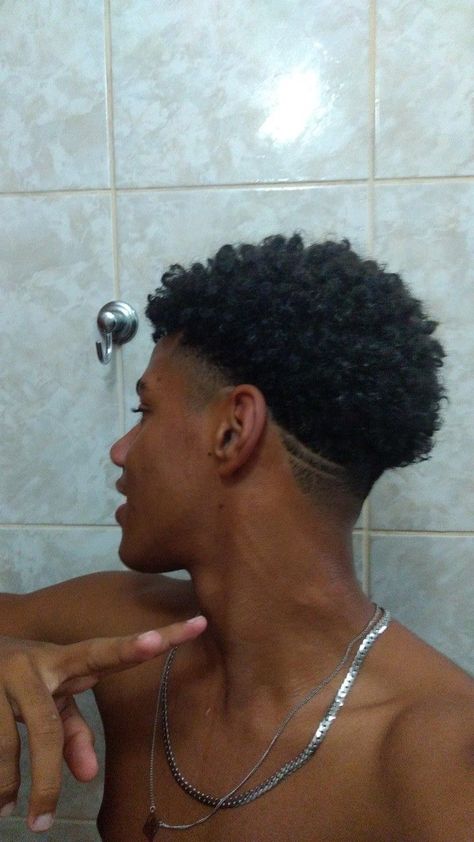 Taper Fade Afro, Afro Hair Fade, Fade Haircut Curly Hair, Haircut For Big Forehead, Taper Fade Curly Hair, Afro Hairstyles Men, Barber Lifestyle, Black Hair Cuts, Curly Hair Fade