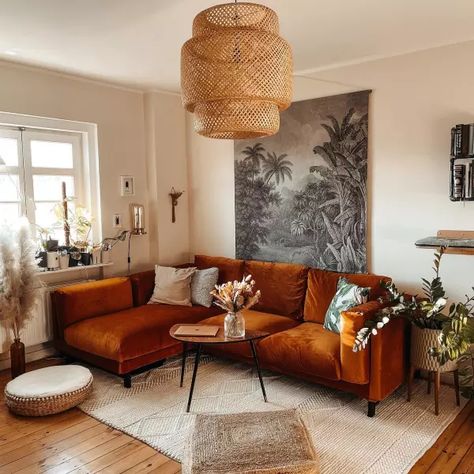 Living Room Orange Couch, Rust Couch Living Room Ideas, Cognac Couch, Apartment Plan, Living Room Orange, Beautiful Living Rooms, House Projects, Decor Home Living Room, Boho Living Room