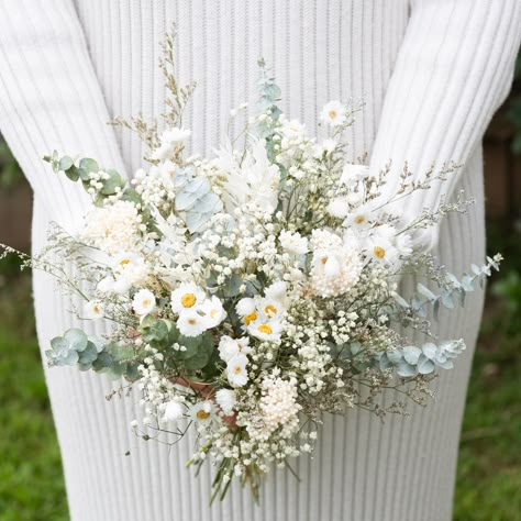 Natural Dried Baby's Breath Bouquet, Dried Daisy Bridal Bouquet, Dried Eucalyptus Wedding Flowers, Botanical Rust Wedding, Gift for Her - Etsy Eucalyptus Wedding Flowers, Daisy Bridal Bouquet, Baby's Breath Bouquet, Small Wedding Bouquets, Rust Wedding, Eucalyptus Bouquet, Dried Eucalyptus, Flowers Botanical, Eucalyptus Wedding