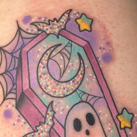 Alex Strangler | Tattoo Artist | Las Vegas on Instagram: "Spoopy ghost from my pre-drawns 👻" Kawaii Ghost Tattoo, Cute Coffin Tattoo, Coffin Tattoo Traditional, Phone Tattoo, Alex Strangler, Coffin Tattoo, Ghost Tattoo, Kawaii Things, Halloween Tattoo