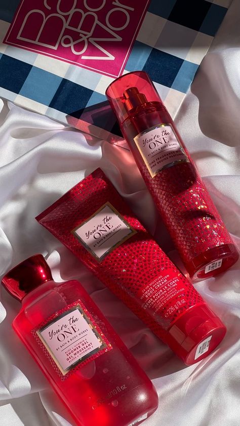 Best Body Mist From Bath And Body Works, Bath And Body Works Your The One, Bath Body Works Perfume Best, Bath An Body Works, Best Smelling Bath And Body Works, Bath And Body Works Lotion Aesthetic, Body Bath Works, Bath And Body Aesthetic, Bath And Body Works Best Perfume