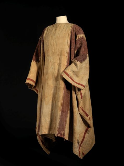 https://www.headquarters-katoennatie.com/en/large-late-roman-woolen-tunic Ancient Tunic, Roman Tunic, Clothing Design Details, Hebrew Clothing, Roman Clothes, Hood Clothes, Roman Dress, Arabic Clothing, One Step Beyond