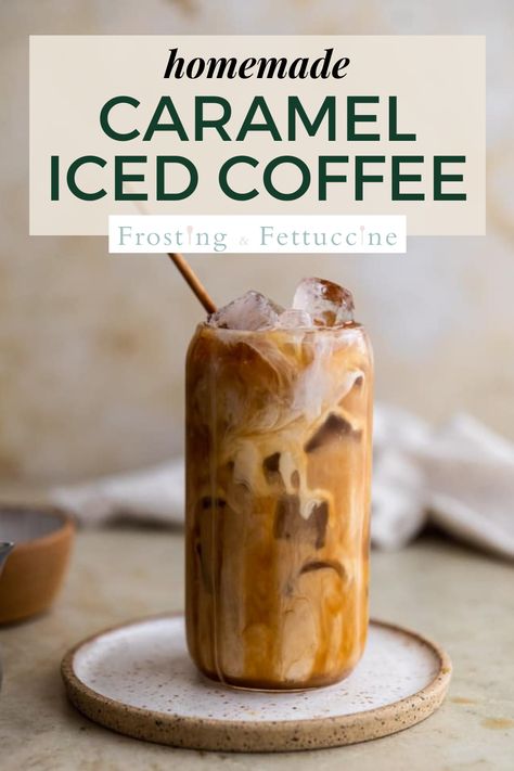 Diy Iced Coffee, Cold Coffee Drinks Recipes, Flavored Coffee Recipes, Caramel Iced Coffee, Homemade Coffee Drinks, Coffee Recipe Healthy, Homemade Iced Coffee, Cold Brew Coffee Recipe, Best Iced Coffee