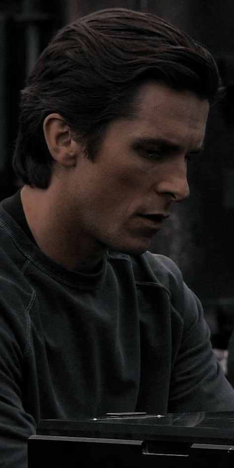 Patrick Bateman Style, Patrick Bateman Hair, Christian Bale Hair, Batman Haircut, Batman Christian Bale, Patrick Bateman, The Dark Knight Trilogy, Mens Hairstyles Medium, Men Haircut Styles