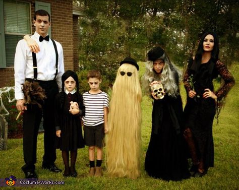 Brooke: My family and I dressed as the Addams family from the popular 90's films. I am Morticia, my husband as Lurch ( with a cameo from Thing). My oldest daughter... Adams Family Costume, Addams Family Halloween Costumes, The Addams Family Halloween, Anime Festival, Diy Group Halloween Costumes, Addams Familie, Addams Family Costumes, Oldest Daughter, Costume Works