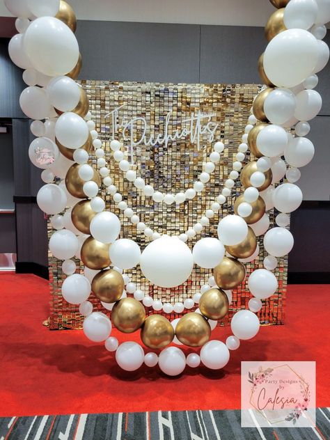 Balloon Necklace Garland, Decorating With Pearls Ideas, Pearl Necklace Balloon Garland, Pearls On Balloons, Arches For Parties, Balloon Chain Garland, Gold Backdrop With Balloons, Linking Balloons Garland, Balloon Pearl Strands