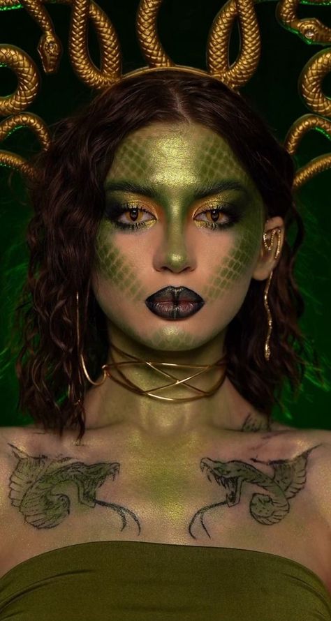 Halloween Makeup Not Scary, Costume Party Makeup, Halloween 2023 Ideas Costume, Medusa Makeup Ideas Halloween, Reptile Makeup Halloween, Medusa Make Up Ideas, Halloween Costumes Makeup Creative, Halloween Medusa Makeup, Scary Medusa Costume