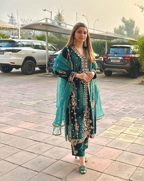 Mehroon Suit Designs Punjabi, Nimrat Khaira Suits Latest, Punjabi Wedding Suits, Pink Footwear, Designer Suits For Wedding, Chic Outfits Edgy, Aesthetic Heels, Velvet Suit Design, Stitch Dresses