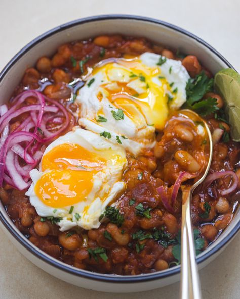 Smoky White Beans with Poached Eggs and Pickled Onion Beans And Eggs, Breakfast Beans, Pickled Red Onion, Pickled Onion, Ultimate Breakfast, Brunch Dishes, Pickled Onions, Poached Eggs, Bean Recipes