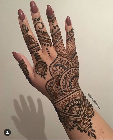 Henne Tattoo, Jagua Henna, Front Mehndi Design, Palm Mehndi Design, Tato Henna, Henna Tattoo Designs Hand, Henna Art Designs, Modern Henna Designs, Beginner Henna Designs