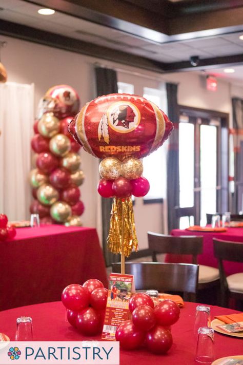 Football Balloon Centerpieces, Nfl Birthday Party Ideas, Auburn Party, 49ers Birthday Party, 49ers Birthday, Football Party Balloons, Football Dinner, Football Centerpieces, Football Balloons