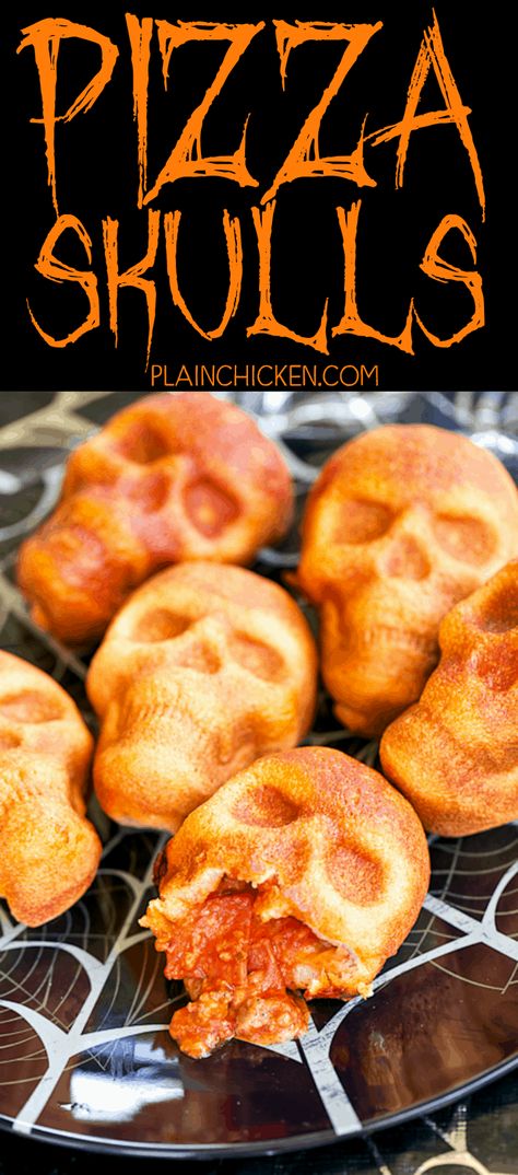 Pizza Skulls, Halloween Appetizers For Party, Bake And Freeze, Skull Pizza, Pizza Pocket, Halloween Pizza, Recetas Halloween, Halloween Food Dinner, Halloween Food Appetizers