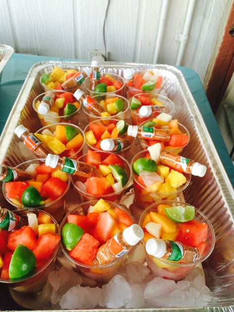 Mexican Fruit Table Ideas, Graduation Party Appetizers, Mexican Fruit Cups, Mexican Dessert Table, Party Snack Table, Mexican Fruit, Mexican Party Food, Fruit Table, Mexican Baby Shower