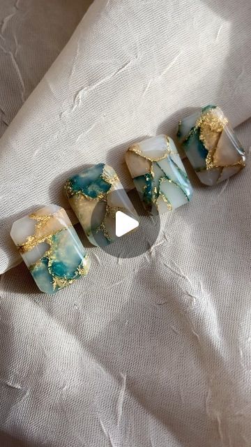 Polymer Clay Earrings Resin, Polymer Clay Patterns Design, How To Marble Polymer Clay, Polymer Clay Jewelry Tutorials Free, Marbled Clay Earrings, Polymer Clay Earrings Marble, Resin Ideas Projects, Polymer Clay Slabs Ideas, Polymer Clay Earring Ideas