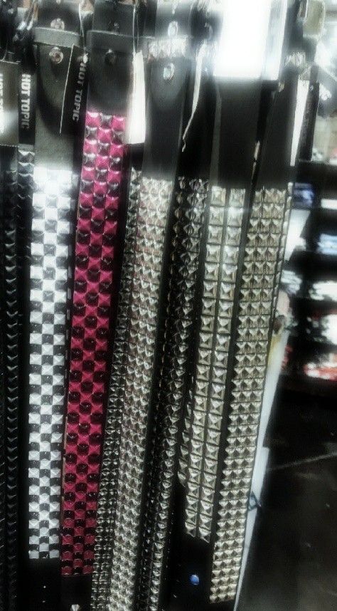 Emo Studded Belt, Studded Belt Aesthetic, Hot Topic Belts, Grunge Belt Outfit, Emo Belt Outfit, Studded Belt Outfit Y2k, Emo Accessories 2000s, Studded Belt Outfit Emo, Emo Items