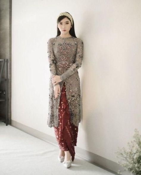 Kulot Pants, Model Dress Kebaya, Dress Brokat Modern, Dress Muslim Modern, Kebaya Lace, Kebaya Wedding, Kebaya Modern Dress, Batik Kombinasi, Hijab Dress Party