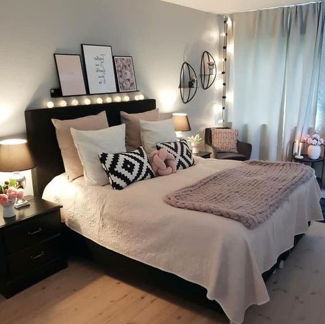 Light Pink Bedrooms, Rooms Bed, Bilik Idaman, Pink Bedroom Decor, Dekorasi Kamar Tidur, Teen Room Decor, Teen Bedroom Decor, Girl Bedroom Decor, Bed Frames