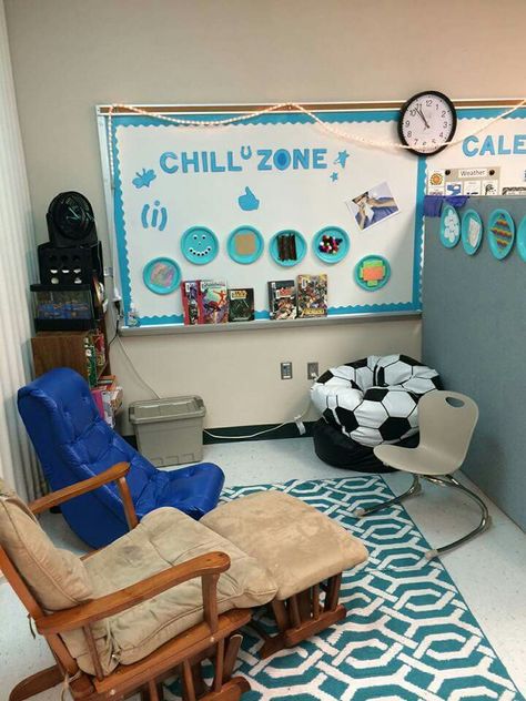 Chill zone / quiet zone for special ed Special Ed Sensory Room, Chill Out Zone Classroom, Chill Corner Classroom, Calm Down Corner Middle School, Chill Classroom Decor, Classroom Quiet Corner, Chill Zone Classroom Ideas, Classroom Chill Zone, Special Ed Classroom Decor