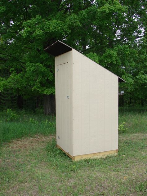 Diy Porta Potty, Porta Potty, Block Signs, Flush Toilet, Diy Garden Projects, Toilets, Toilet Seat, Wood Blocks, Garden Projects