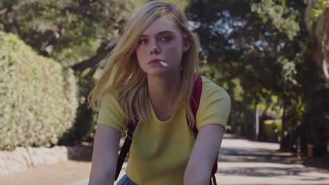 20th Century Women, Annette Bening, Woman Movie, Movie Shots, Punk Scene, Talking Heads, Wild Woman, Elle Fanning, Official Trailer