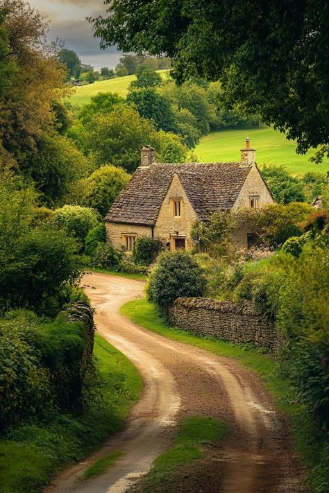 "🌳🏡 Discover the charm of a countryside escape in the Cotswolds, England! Explore picturesque villages, rolling hills, and quaint cottages. 🌿🍂 #CotswoldsEscape #CountrysideCharm #EnglishGetaway" English Countryside Home, House In The Countryside, The Cotswolds England, Country Living Uk, British Cottage, England Countryside, Cotswolds England, Countryside Cottage, Beautiful Scenery Photography