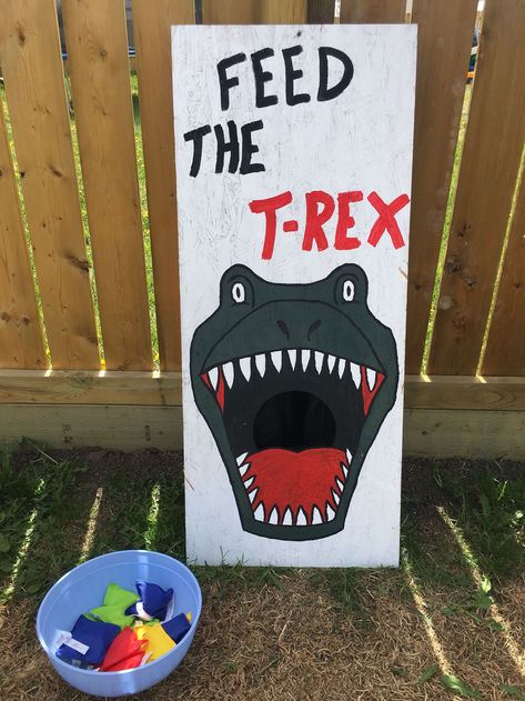 Festa Jurassic Park, Dinosaur Birthday Theme, Jurassic Park Birthday, Dinosaur Birthday Party Decorations, Party Dinosaur, Dinosaur Dinosaur, Dinosaur Themed Birthday Party, Dino Birthday Party, Crafts Preschool