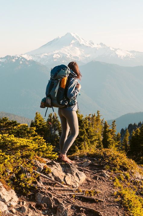 Backpacking Aesthetic, Hiking Pics, On Top Of A Mountain, Camping Sauvage, Top Of A Mountain, Hiking Photography, Hiking Pictures, Backpacking Trip, Hiking Aesthetic