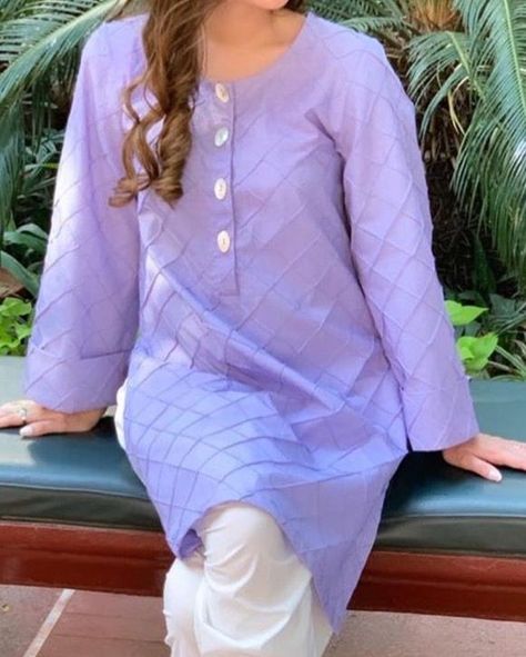 Plane Dress Design, Lawn Dresses, Frock Fashion, Pakistani Fashion Casual, Trendy Shirt Designs, Pakistani Dresses Casual, Girls Frock Design, Kurta Neck Design, Lawn Dress