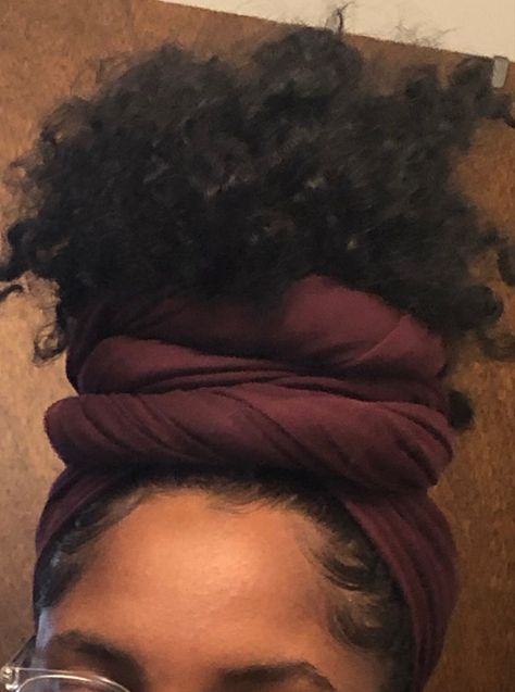 Headwrap Styles, Headwrap Hairstyles, Soft Feminine Outfits, Cabello Afro Natural, Feminine Outfits, Head Wrap Styles, Hair Wrap Scarf, Purple Burgundy, Hair Scarf Styles