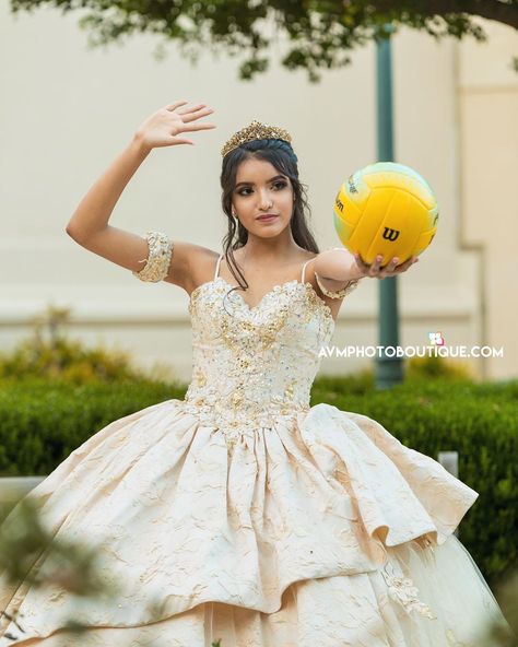 Planning My Quince on Instagram: “Incorporating your hobbies to your #Quince photoshoots are such a great idea💛💛 What’s your favorite sport?⬇️ #PlanningMyQuince #Moda2000…” Casual Quince Photoshoot Ideas, Quince Picture Ideas Photography, Pre Quince Photoshoot Ideas, Sweet 15 Photoshoot Ideas, Quince Picture Poses, 15 Photoshoot Ideas, Quinceanera Photoshoot Poses, Quince Poses Photo Shoots, Quinceanera Picture Ideas