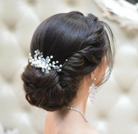 Gown Bun Hairstyle, Low Bun Hairstyles Indian Saree, Hairstyle For Gown Indian Long Hair, Christian Bridal Bun Hairstyle, Hair Bun Style For Gown, Saree Hair Styles For Short Hair, Bridal Hair Buns Front Look, Marriage Bun Hairstyle, Bridal Hairstyle Christian Wedding