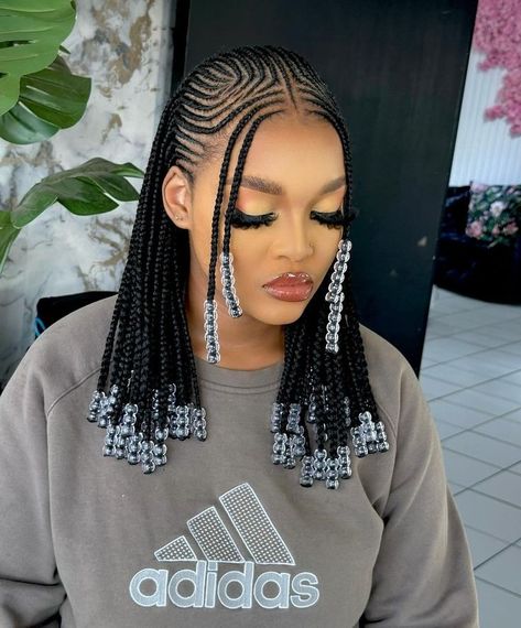 Inner Weaving Hairstyles, Hairstyles For Ladies Braids, Hairstyles With Braids And Beads, Trending Cornrows Hairstyles 2024, Half Lines And Braids Hairstyles, Simple Lines Hairstyles, Expression Braids Hairstyles, Easy Fulani Braids, Trending Braids Hairstyles 2024