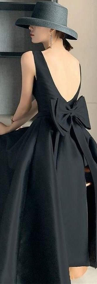 Black One Piece Dress, Elegant Backless Dress, Black Tie Outfits, Black Tie Event Dresses, Black Bow Dress, Black Dress Elegant, Birthday Dress Women, Prom Birthday, Backless Gown