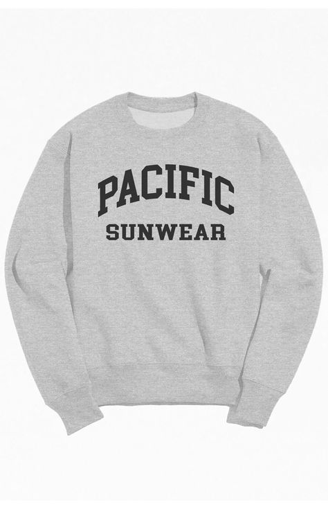 get active in a chill sweatshirt from your favorite brand. the new collegiate crewneck fleece by pacsun features a brand logo center front. TSC Mens Heather Grey Pacific Sunwear Collegiate Logo Sweatshirt - Gray size Medium Cheerleading Shirts, Pacific Sunwear, Pacsun Mens, Color Sweatshirt, Get Active, Cute Shirt Designs, Grey Crewneck, Cute Preppy Outfits, Cozy Pullover