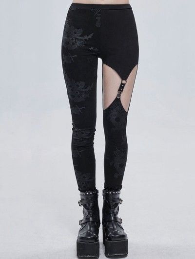 Grunge Girls, Punk Leggings, Cute Shoes Heels, Halloween Inspo, Winter Pants, Grunge Girl, Gothic Punk, Clothing Inspiration, Winter Fits