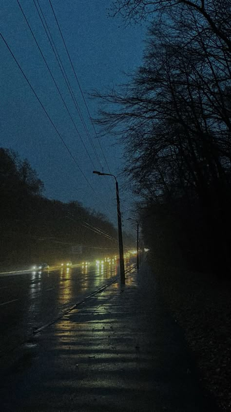 Dark Bedroom Aesthetic, Aesthetic Rain, Photos Of Nature, Rainy Day Aesthetic, Dark Bedroom, Shadow Photos, Dark Paradise, Night Vibes, Beautiful Photos Of Nature