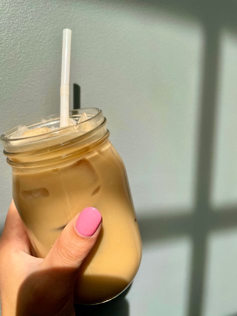 Mason Jar Coffee Aesthetic, Capuchino Aesthetic, Mason Jar Coffee, Craving Coffee, Starbucks Orders, Coffee Aesthetics, Caffeine Addict, 3 Coffee, How To Order Starbucks