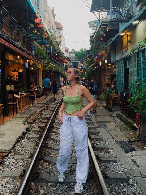 Train Street Hanoi
Train tracks
Vietnam Asian Travel Outfit, Hanoi Vietnam Outfit, Sapa Vietnam Outfit Idea, Vietnam Photo Poses, Vietnam Train Street, Taiwan Aesthetic Outfit, Travel Outfit Vietnam, Vietnam Fashion Street, Vietnam Photoshoot Ideas