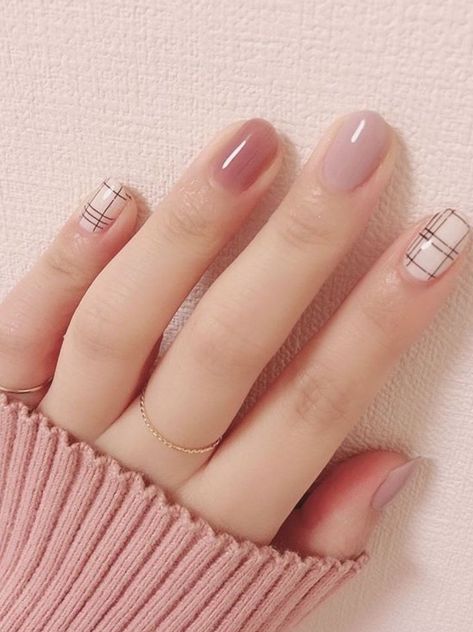 Female Accessories, Minimal Nails Art, Minimal Nails, Nail Tattoo, Short Nail Designs, Chic Nails, Short Acrylic Nails, Artificial Nails, Nail Manicure