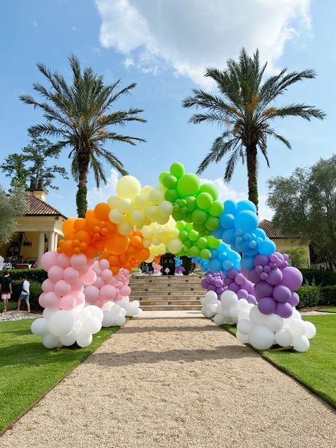 Colour Themes For Birthdays, Colorful Balloon Backdrop, Outdoor Balloon Decorations, Spring Balloon Garland, Rainbow Balloon Garland, Baloon Garland, Confetti Cups, Host Party, Care Bears Birthday Party