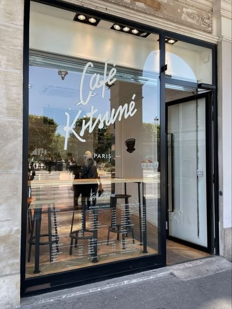 Paris Coffee Shop Aesthetic, Architectural Digest Interior Design, Cozy Cafe Aesthetic, Cocoa Chanel, Coffee Shop Paris, Aesthetic Mornings, Lily Rose Depp Aesthetic, Interior Design Flowers, Cafe Kitsune