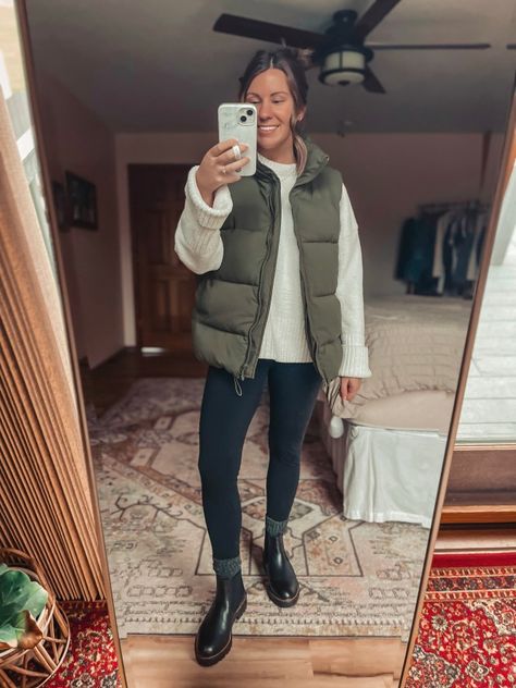 Eight Ways to Wear a Puffer Vest – Marissa Wears an Outfit Olive Green Puffer Vest Outfit, How To Style Puffer Vest, Puffy Vest Outfits For Women, Green Puffer Vest Outfit, Fuzzy Vest Outfit, Long Puffer Vest Outfit, Vest Outfits For Women Winter, Brown Puffer Vest Outfit, White Puffer Vest Outfit