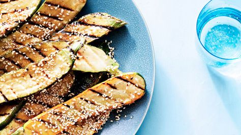 grilled zucchini with miso Vegetarian Grilling Recipes, Miso Recipe, Grilled Vegetable Recipes, Stuffed Vegetables, Vegetarian Grilling, Miso Glaze, Veggie Noodles, Grilled Zucchini, Fourth Of July Food