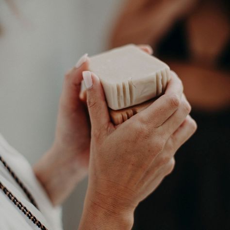 Enjoy 30% Off Shampoo Bars ✨ (at 175g they are the largest, and best, on the market) We couldn't be in July without highlighting the massive problem of plastic in the beauty industry. Each year, the beauty industry produces at least 120 billion pieces of packaging, with 95% of it ending up in landfills. The environmental challenges this presents are immense. One powerful way we can tackle this issue is by switching to Shampoo Bars. We understand that some bars may seem a bit pricey, ineffe... Natural Bathroom, Shampoo Bars, The Big One, Saying No, To Be Kind, Eco Friendly House, Shampoo Bar, Sustainable Home, Beauty Industry