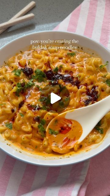 Recipe For Ramen Noodles, Carbonara Ramen Samyang Recipe, Ramen Noodle Recipes Buldak, Buldak Noodles Carbonara, Korean Carbonara Noodles, Homemade Buldak Ramen, Carbonara Ramen Recipe, Spicy Noodles Buldak, Buldak Ramen Noodle Recipes