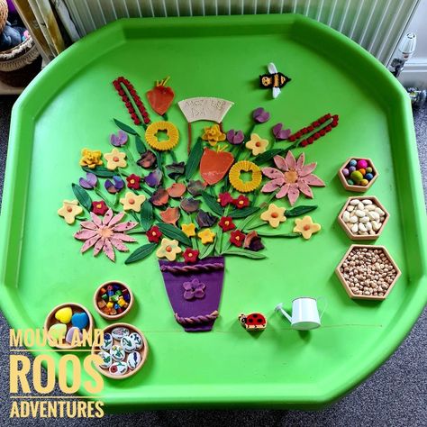 Mothers Day Tuff Tray Ideas, Tuff Tray Ideas, Spring Preschool Activities, Mother's Day Activities, Nursery Activities, Tuff Tray, Spring Preschool, Tray Ideas, Crafts Kids