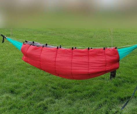 Hammock Underquilt Diy Sleeping Bag, Hammock Underquilt, Hammock Tarp, Camping Gear Diy, Quilt Diy, Backpacking Hammock, 1000 Lifehacks, Hiking Supplies, Diy Hammock