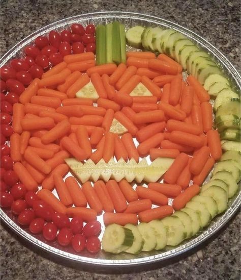 Halloween Pumpkin Veggie Tray, Veggie Tray For Halloween Party, Veggie Pumpkin Tray, Halloween Party Meat Tray, Halloween Vegetable Tray Ideas, Vegetable Halloween Snacks, Pumpkin Veggie Platter, Halloween Party Veggie Tray, Halloween Relish Tray Ideas